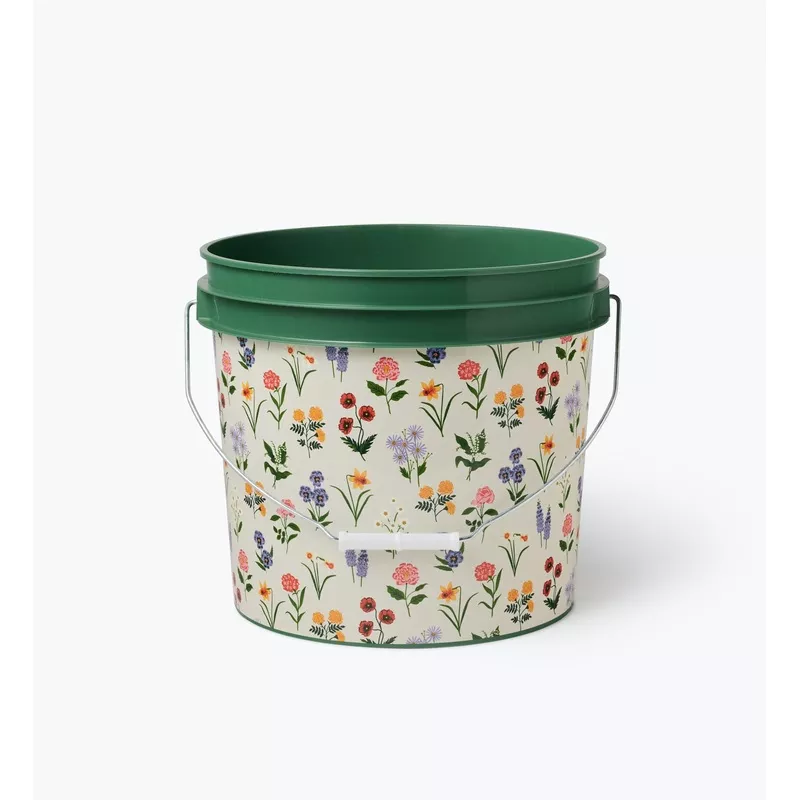 Bucket – Garden Study