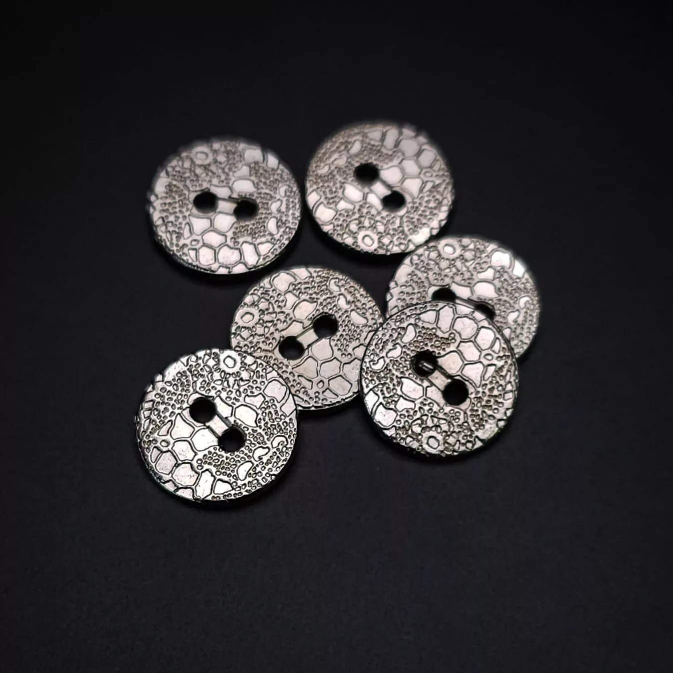 Buttons #599- 15 mm