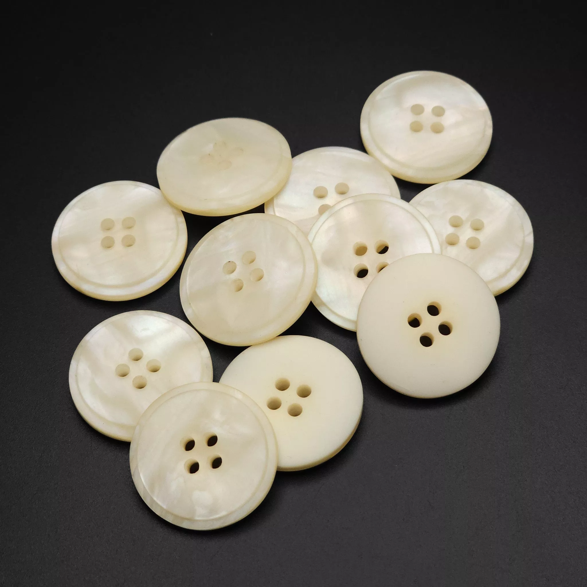Buttons #B127 | 23 mm