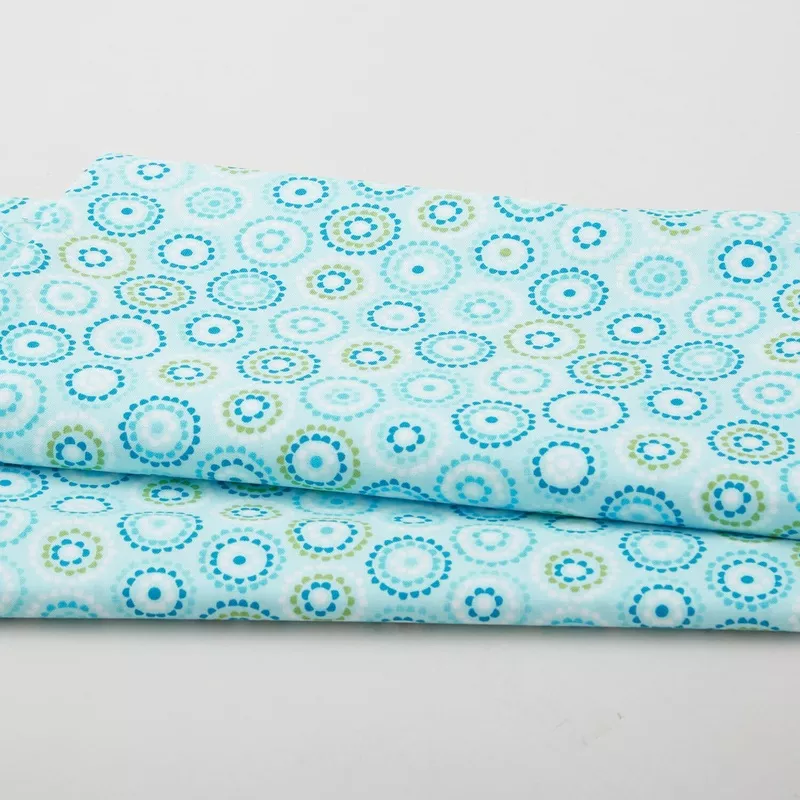 Daisy Up – Rings Turquoise 2 Yard Cut