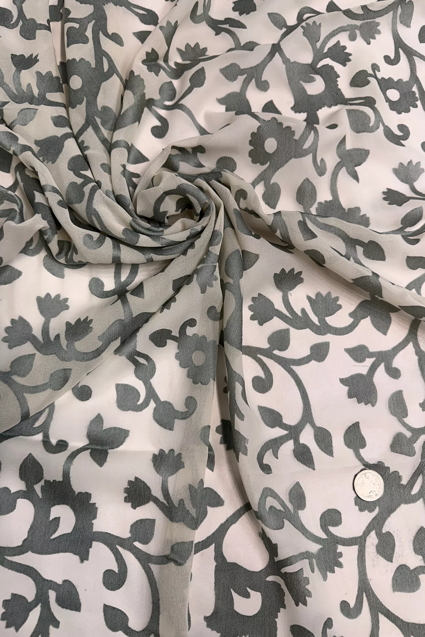 Off-white/Gray Satin Burnout