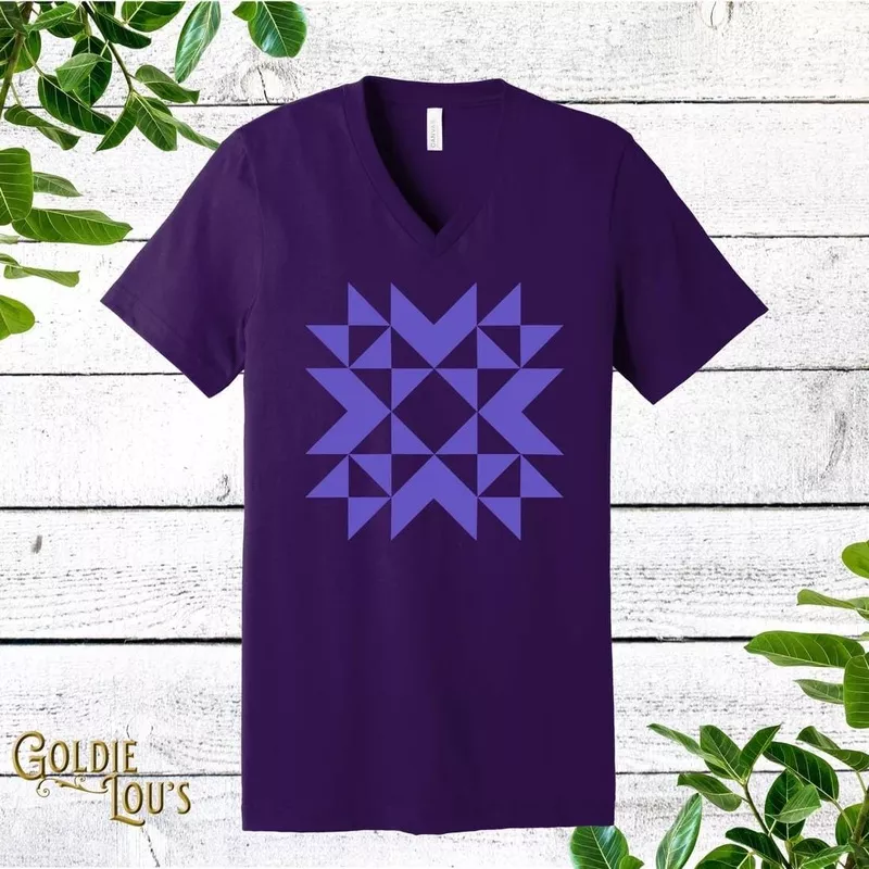 Simple Quilt Block V-Neck Size 2X-Large