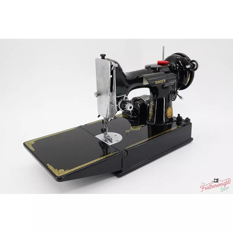 Singer Featherweight 221 Sewing Machine, AL176***