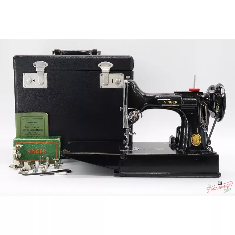 Singer Featherweight 221K Sewing Machine, EH374***