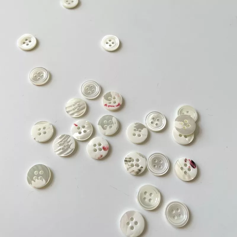 Troca Shell Shirt Button – Ivory
