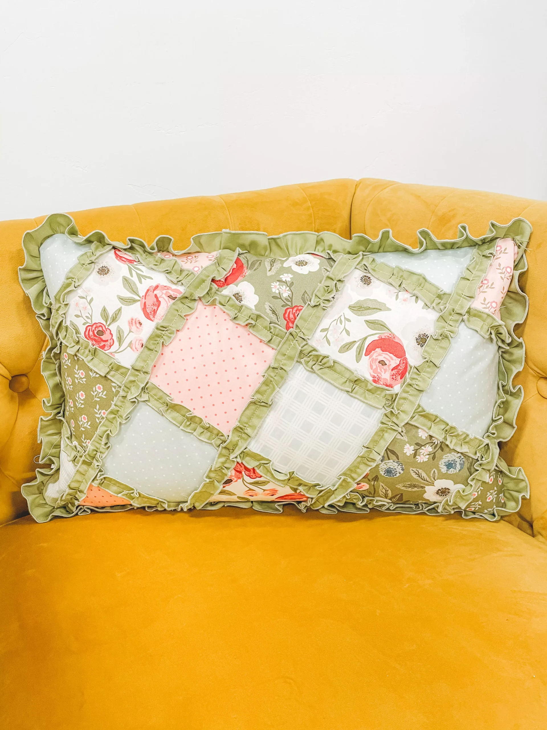 Vintage Ruffle Pillow (Downloadable Pattern)